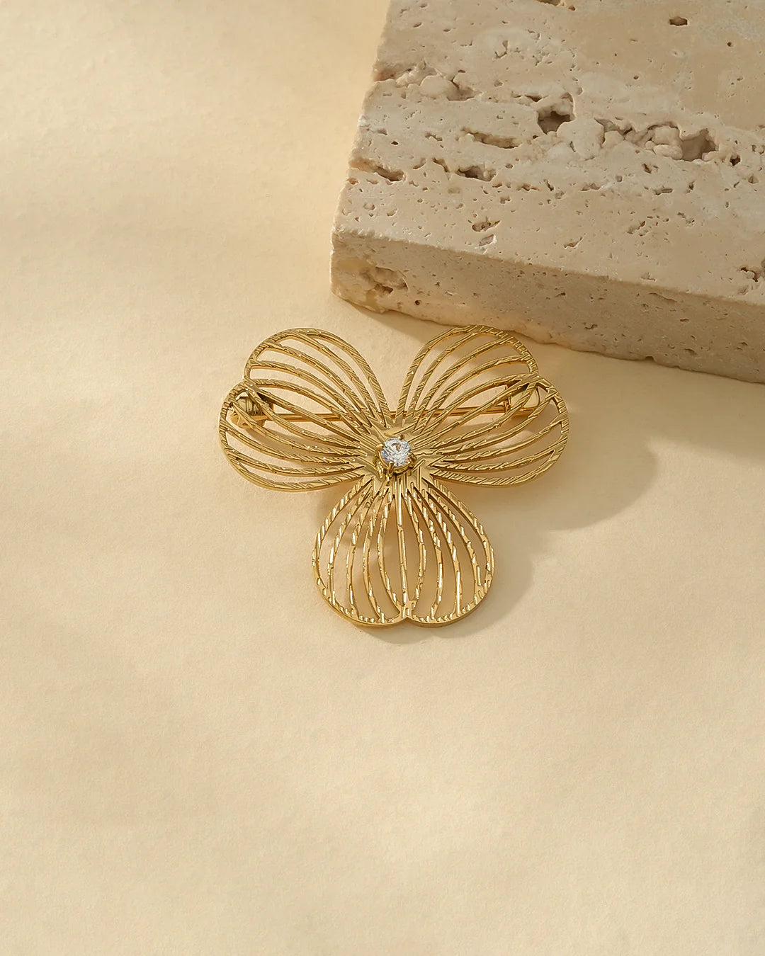 Golden Flower Brooch with Crystal – Stainless Steel – Elegant Design | Twinolo