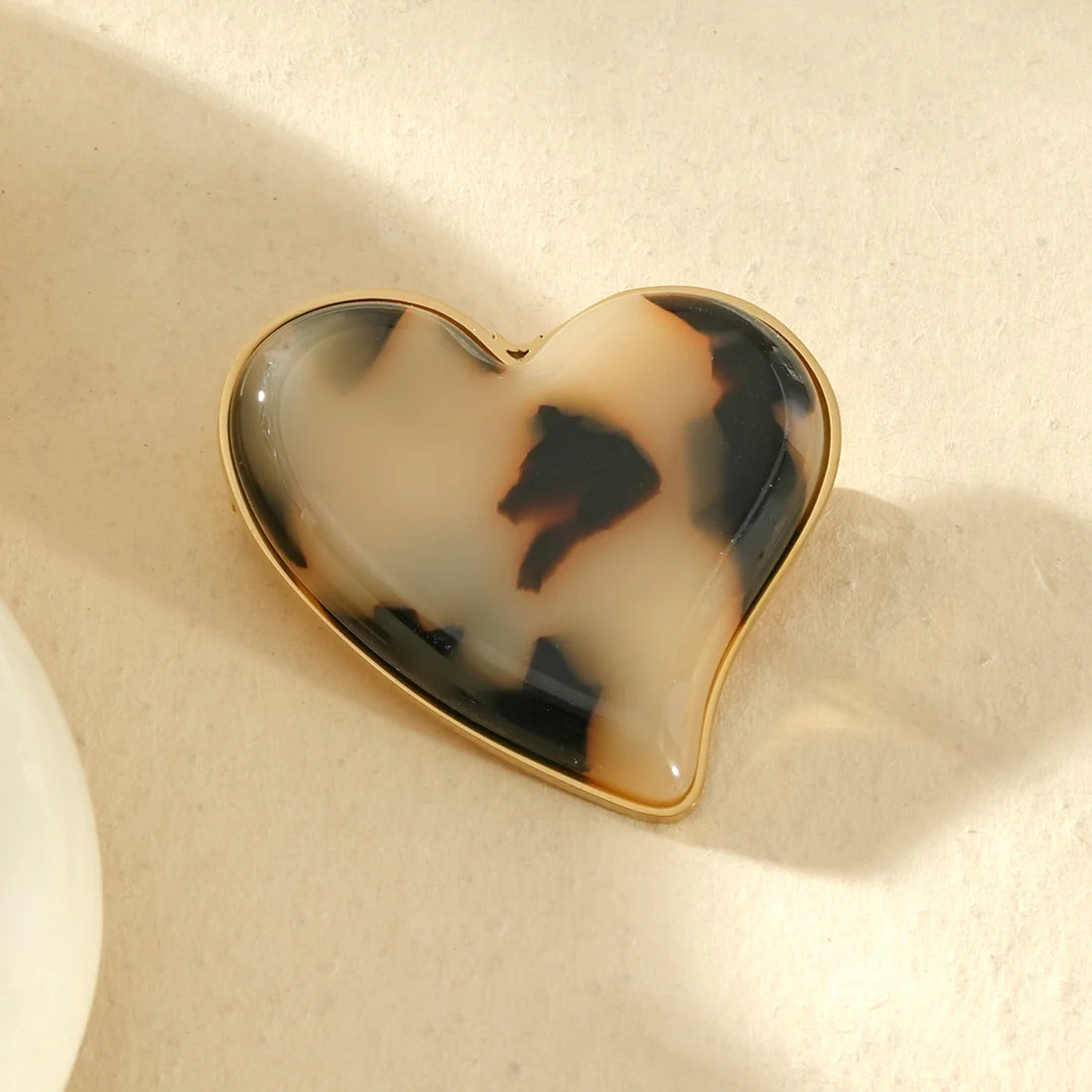 Golden Heart Brooch | Twinolo
