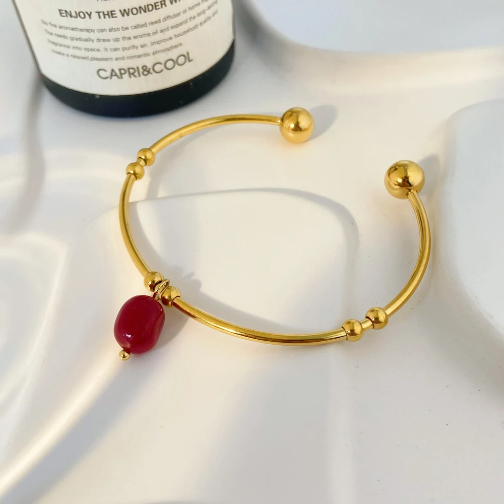 Cuff Bracelet with Stone – Stylish & Modern | Twinolo