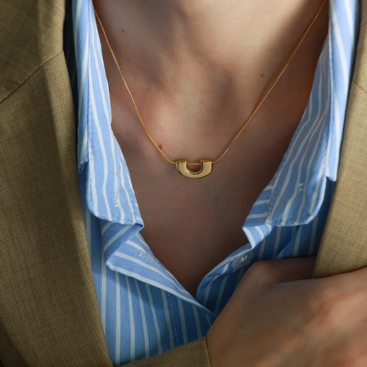 Necklace with Pendant – Elegant & Timeless | Twinolo