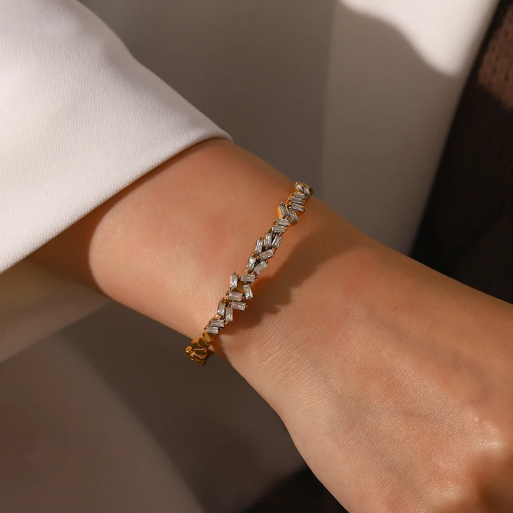 Cuff Bracelet with Zirconia – Elegant & Sparkling | Twinolo