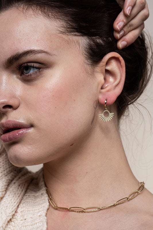 Earrings with Sun Pendant – Gold & Summery | Twinolo