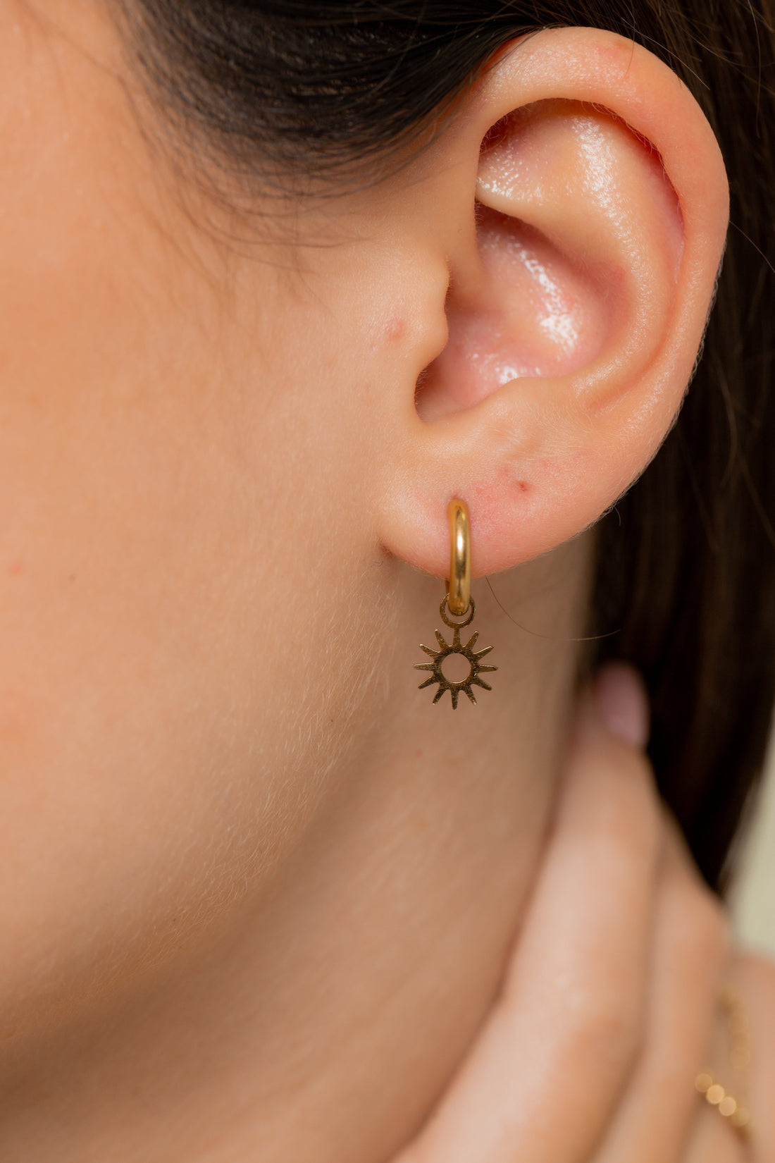 Gold Hoops with Sun Charm – Summer Look | Twinolo