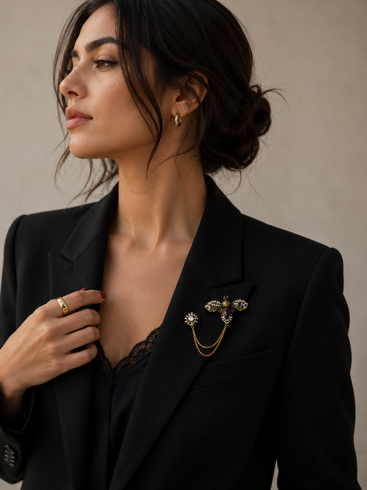 🐝 Bee Brooch - Elegant Brooch with Crystals | Twinolo