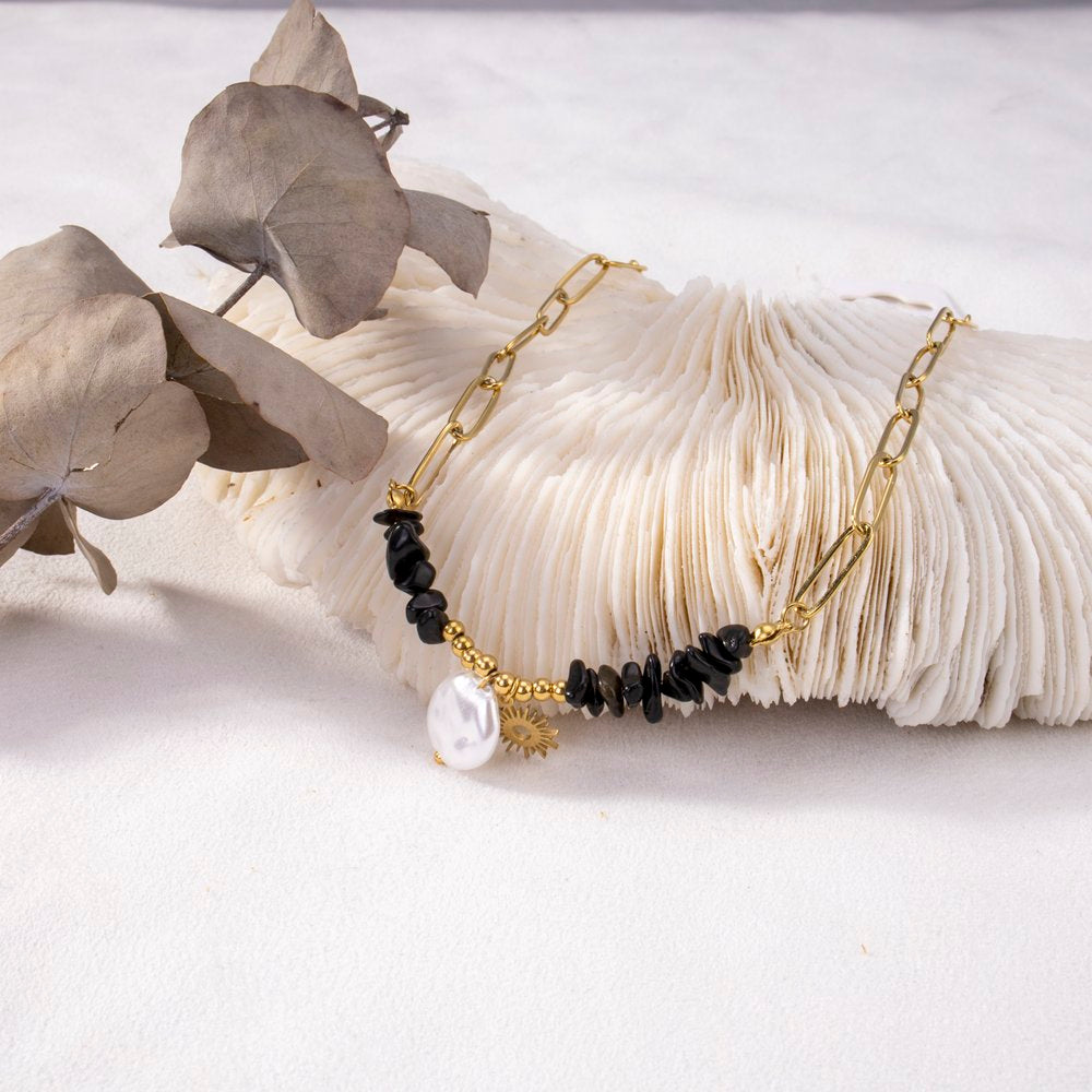 Necklace with Sun Pendant and Pearl – Trendy Gold-Colored Design | Twinolo