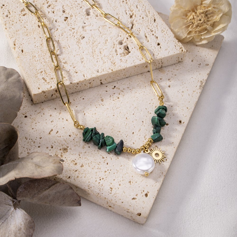Necklace with Sun Pendant and Pearl – Trendy Gold-Colored Design | Twinolo