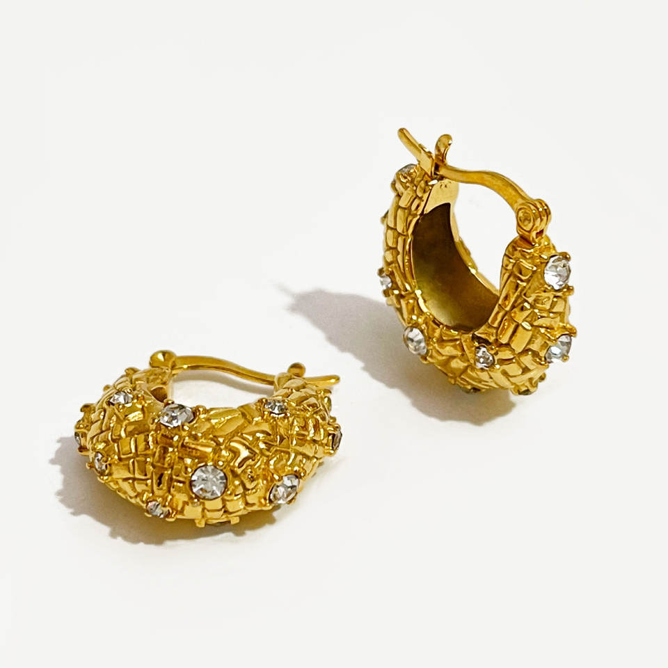 Hoops with Zirconia Details – Stylish and Elegant | Twinolo