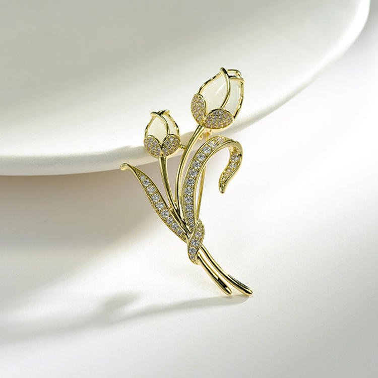 Flower Brooch - Elegant Brooch with Crystals | Twinolo