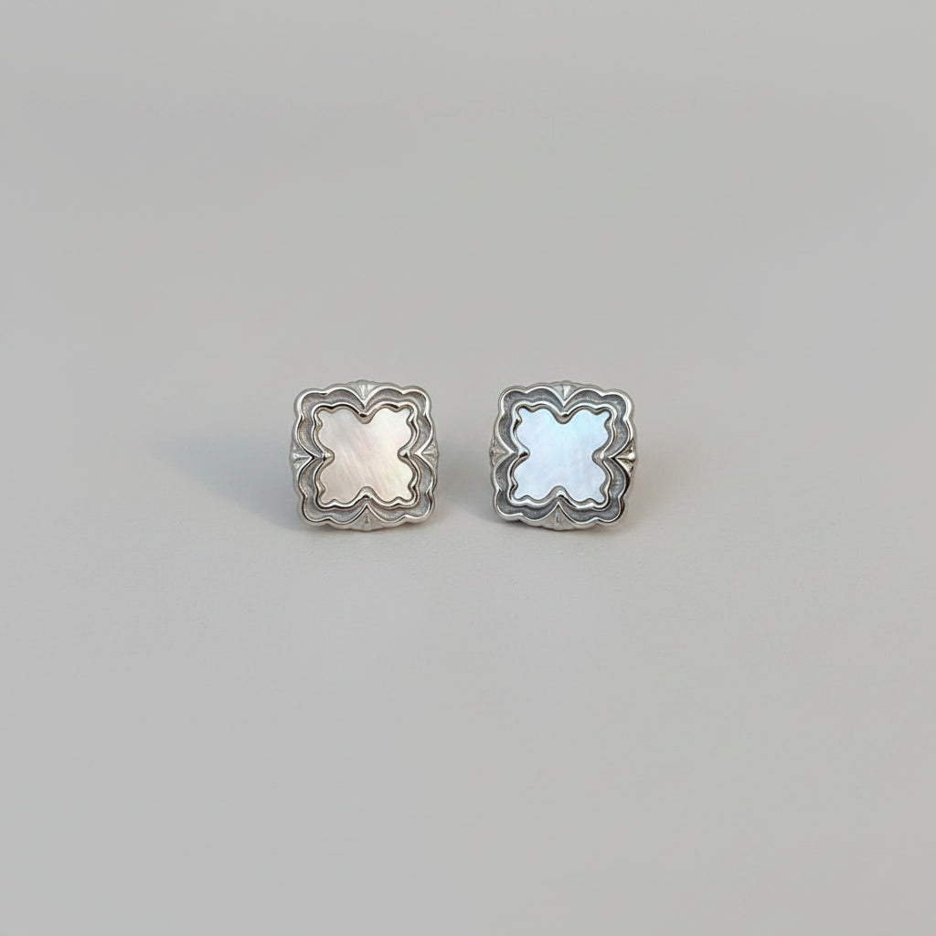 Clover Stud Earrings – Bringer of Luck | Twinolo