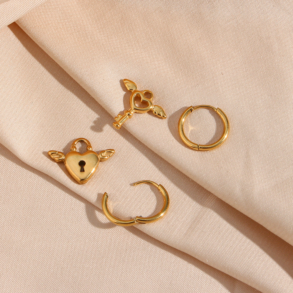 Hoop Earrings with Heart – Loving Design | Twinolo