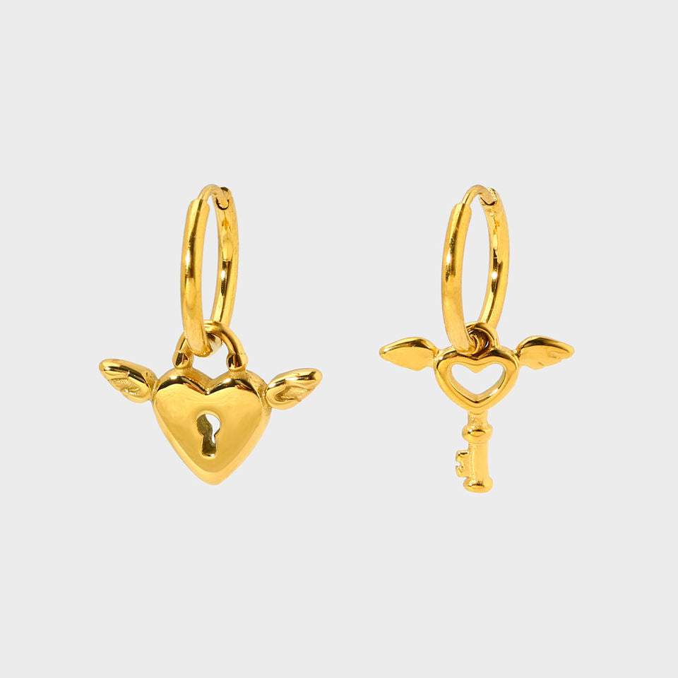 Hoop Earrings with Heart – Loving Design | Twinolo