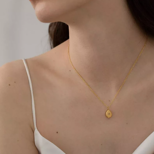 Necklace with Drop Pendant – Elegant & Timeless | Twinolo
