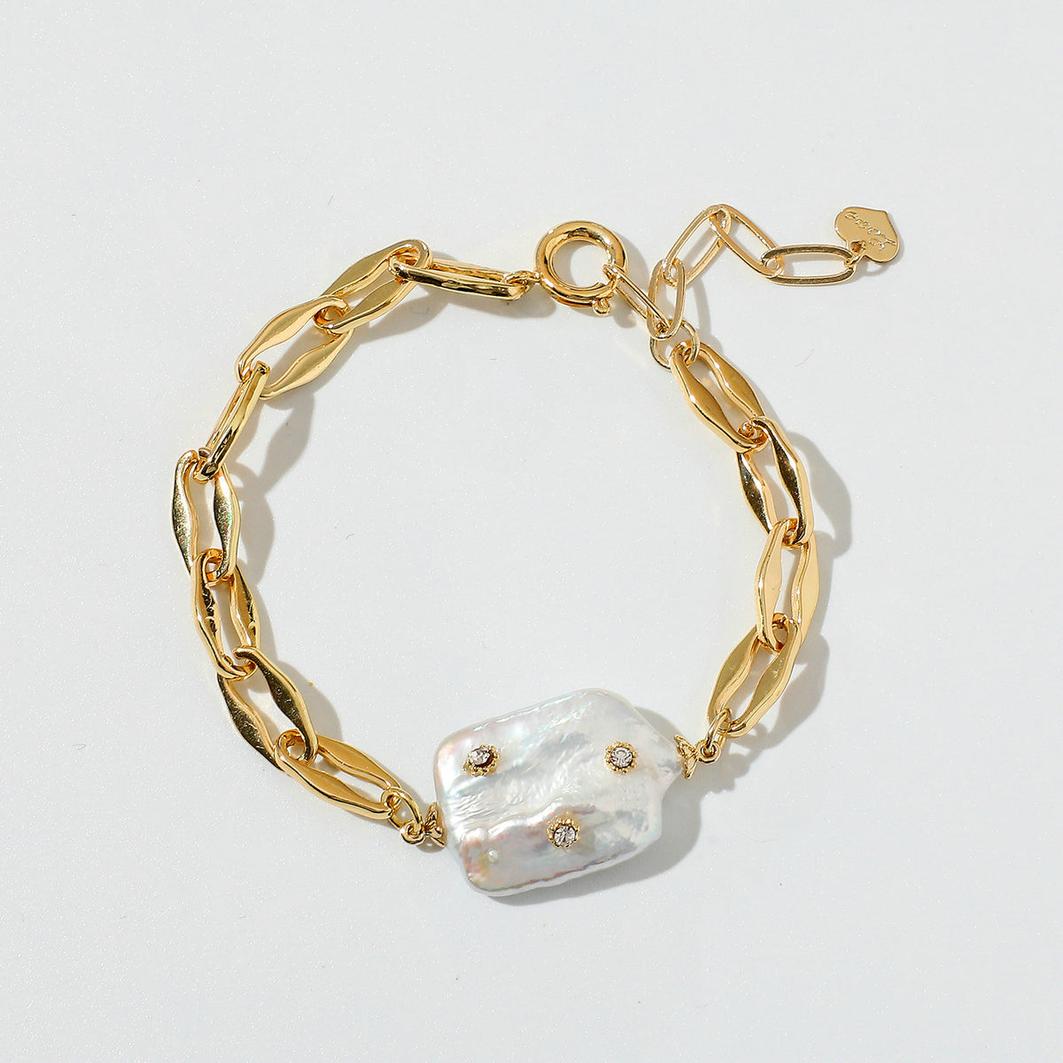 Bracelet with Pearl & Links – Elegant Contrast | Twinolo