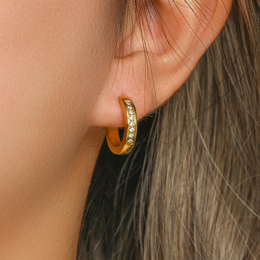 Gold Hoop Earrings with Sparkling Zirconia | Twinolo