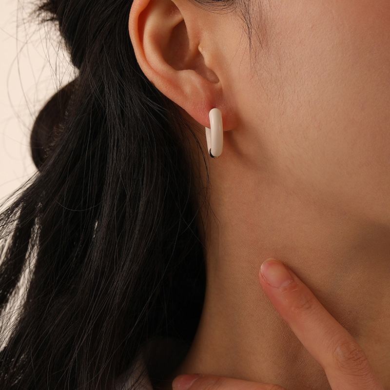 Hoop Earrings with Color Accents – Playful & Trendy | Twinolo
