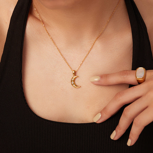 Moon Pendant Necklace – Elegant & Timeless | Twinolo