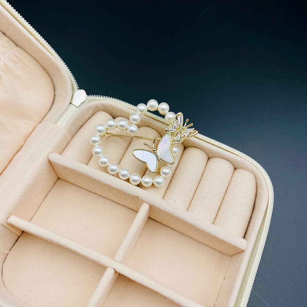 π¦ Butterfly Brooch - Elegant Brooch with Pearls | Twinolo