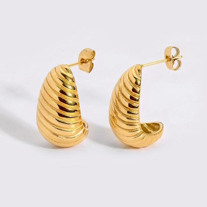 Timeless Teardrop Earrings – Sophisticated Simplicity | Twinolo