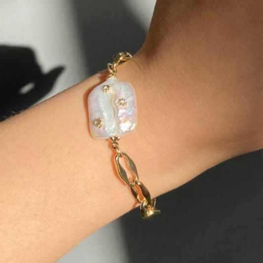 Bracelet with Pearl & Links – Elegant Contrast | Twinolo
