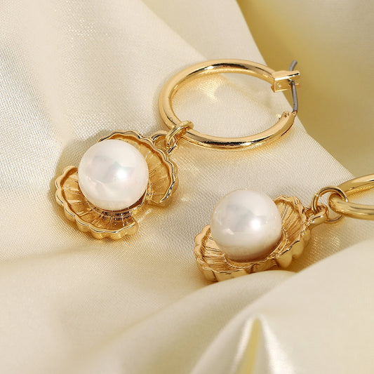 Hoop Earrings with Shiny Pearl – Luxury & Elegant | Twinolo