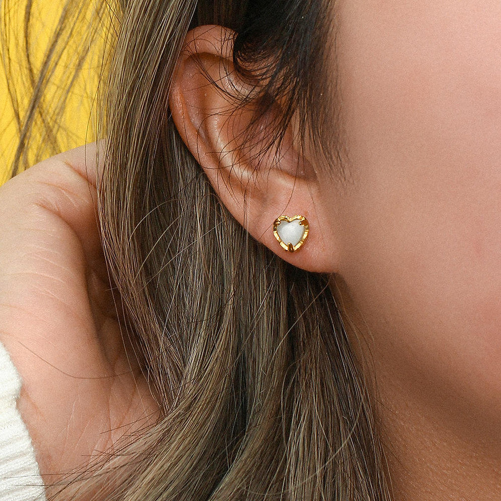 Heart-shaped Stud Earrings – Love in Detail | Twinolo