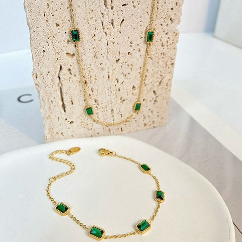 Green Zirconia Necklace – Elegant & Stylish | Twinolo