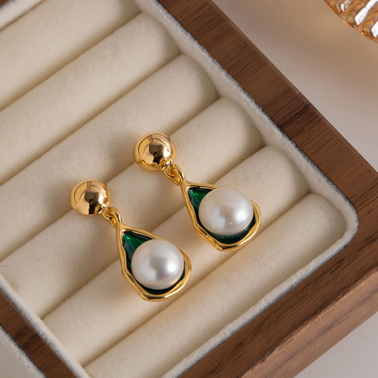 Gold-Colored Earrings with Pearl and Green Accents – Warm & Trendy | Twinolo