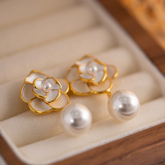 Flower Shaped Earrings with Pearl – Feminine Touch | Twinolo