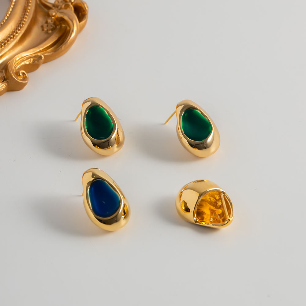 Drop-shaped Stud Earrings – Elegance in Color | Twinolo