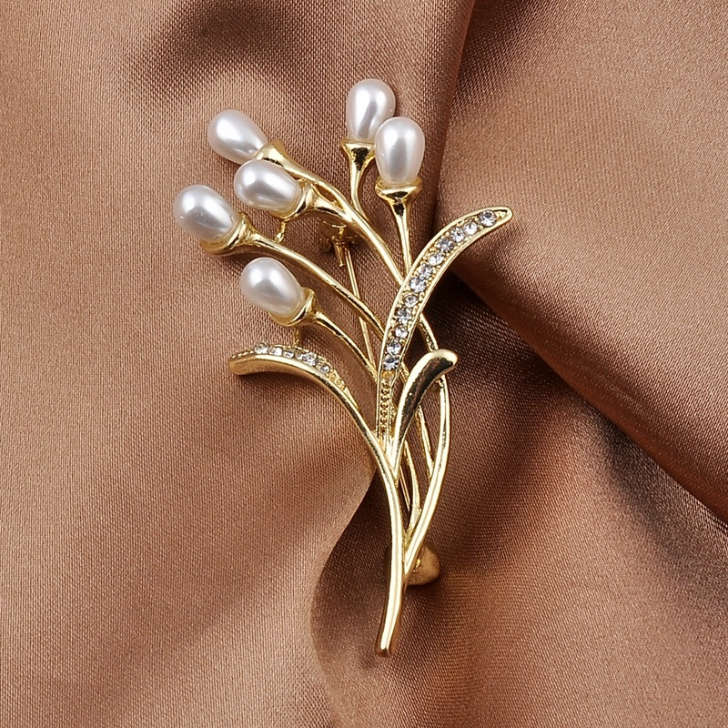 Brooch with pearl M2706