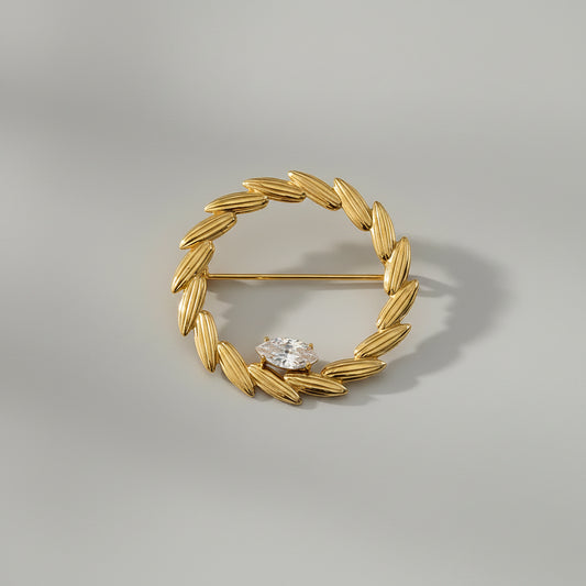 Golden Wreath Brooch – Elegant Design with Stone - Stainless Steel | Twinolo
