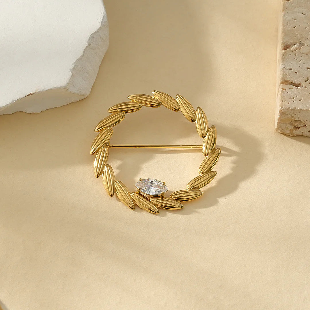 Golden Wreath Brooch – Elegant Design with Stone - Stainless Steel | Twinolo