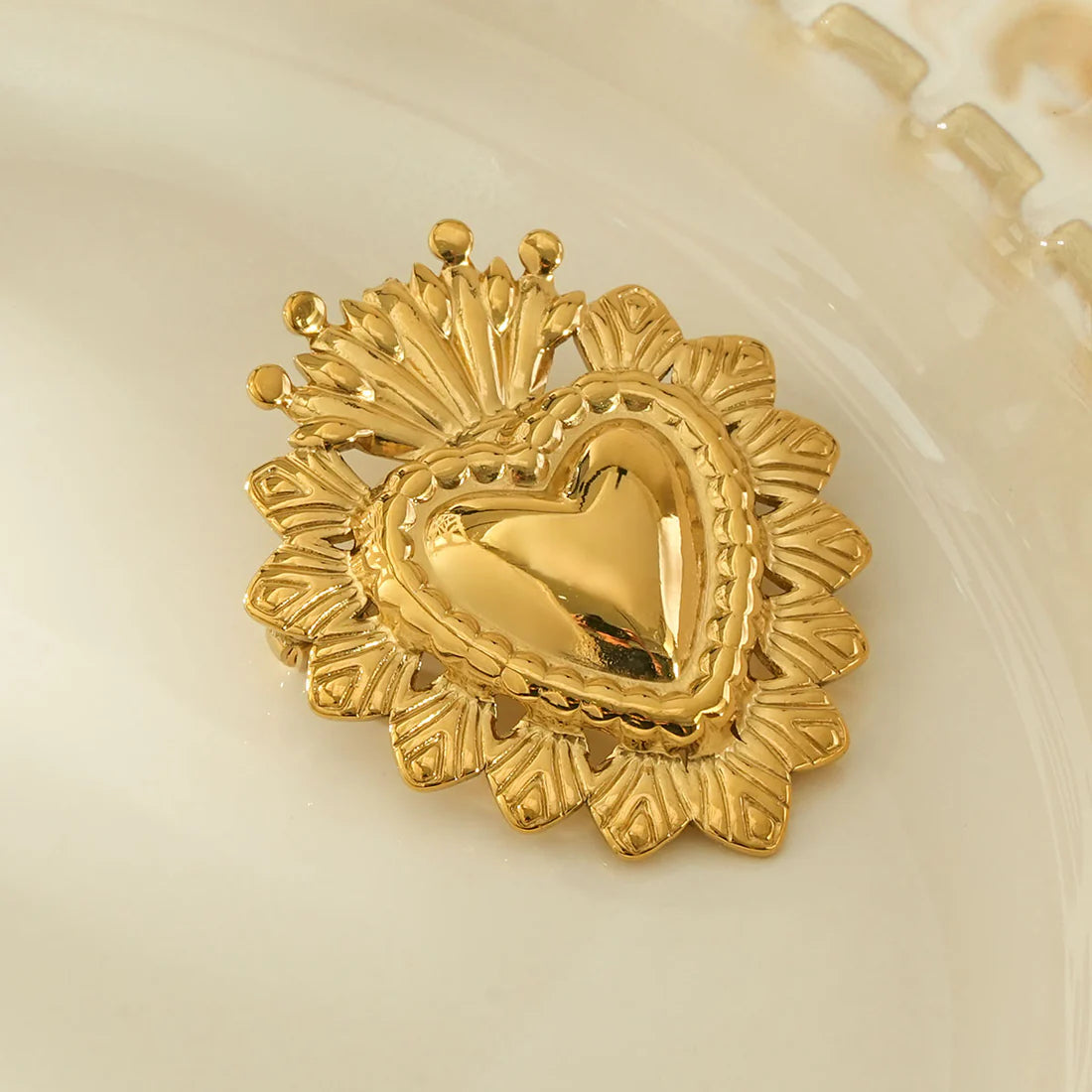 Golden Heart Brooch - Stainless Steel - Vintage Style Design | Twinolo
