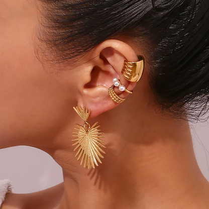 Gold Leaf Earrings – Subtle & Natural | Twinolo