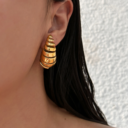 Minimalist Teardrop Earrings – Subtle Style | Twinolo