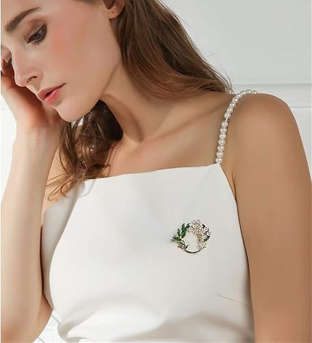 🌿 Wreath Brooch with Green Leaves and Pearls – Timeless Elegant Brooch | Twinolo