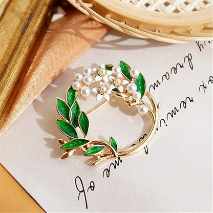 🌿 Wreath Brooch with Green Leaves and Pearls – Timeless Elegant Brooch | Twinolo