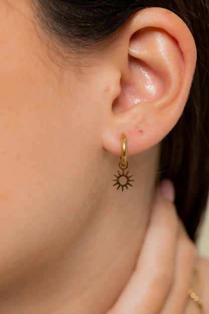 Gold Hoops with Sun Charm – Summer Look | Twinolo