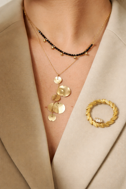 Golden Wreath Brooch – Elegant Design with Stone - Stainless Steel | Twinolo