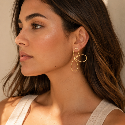Minimalist Flower Earrings Gold-colored – Stainless Steel | Twinolo