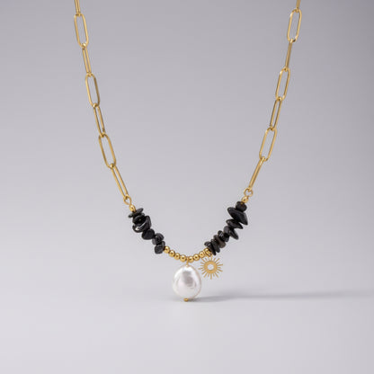 Necklace with Sun Pendant and Pearl – Trendy Gold-Colored Design | Twinolo