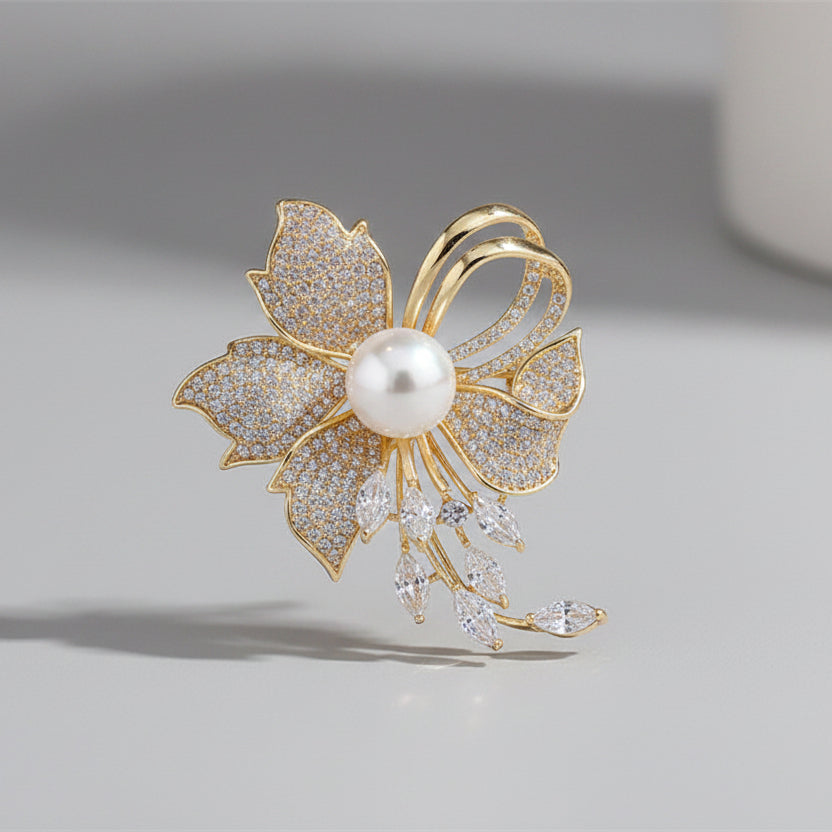 🌼 Golden Flower Brooch with Pearl and Crystals | Twinolo