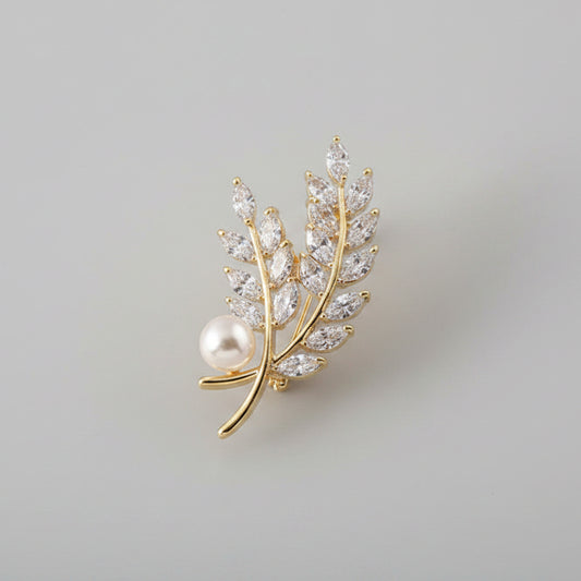 🌿 Leaf Brooch with Pearl and Crystals – Elegant Gold-Colored Women's Brooch | Twinolo