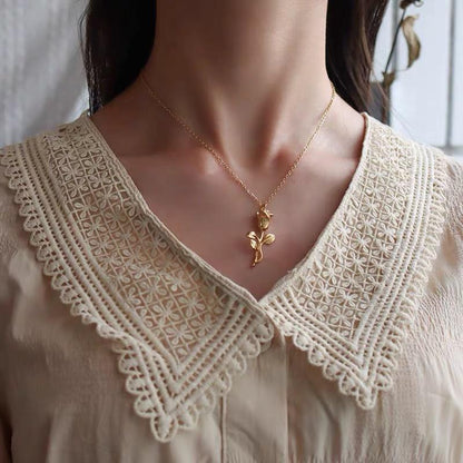 Necklace with Rose Pendant – Romantic & Elegant | Twinolo