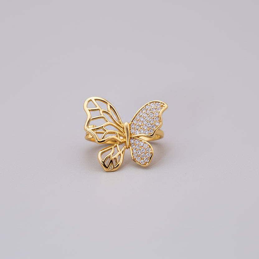 🦋 Butterfly Brooch in Gold-Tone Design – Minimalist & Elegant | Twinolo