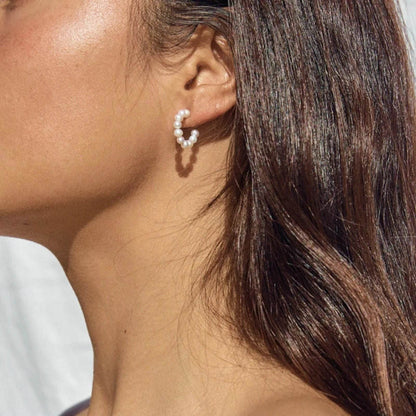 Hoop Earrings with Small Pearl – Classic & Timeless | Twinolo