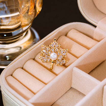 🍁 Leaf Brooch with Pearl and Gold Details – Elegant Brooch | Twinolo