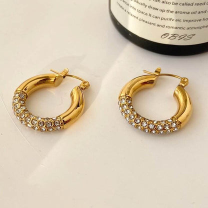 Hoop Earrings with Zirconia – Timeless Shine | Twinolo