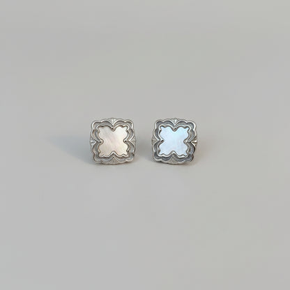 Clover Stud Earrings – Bringer of Luck | Twinolo