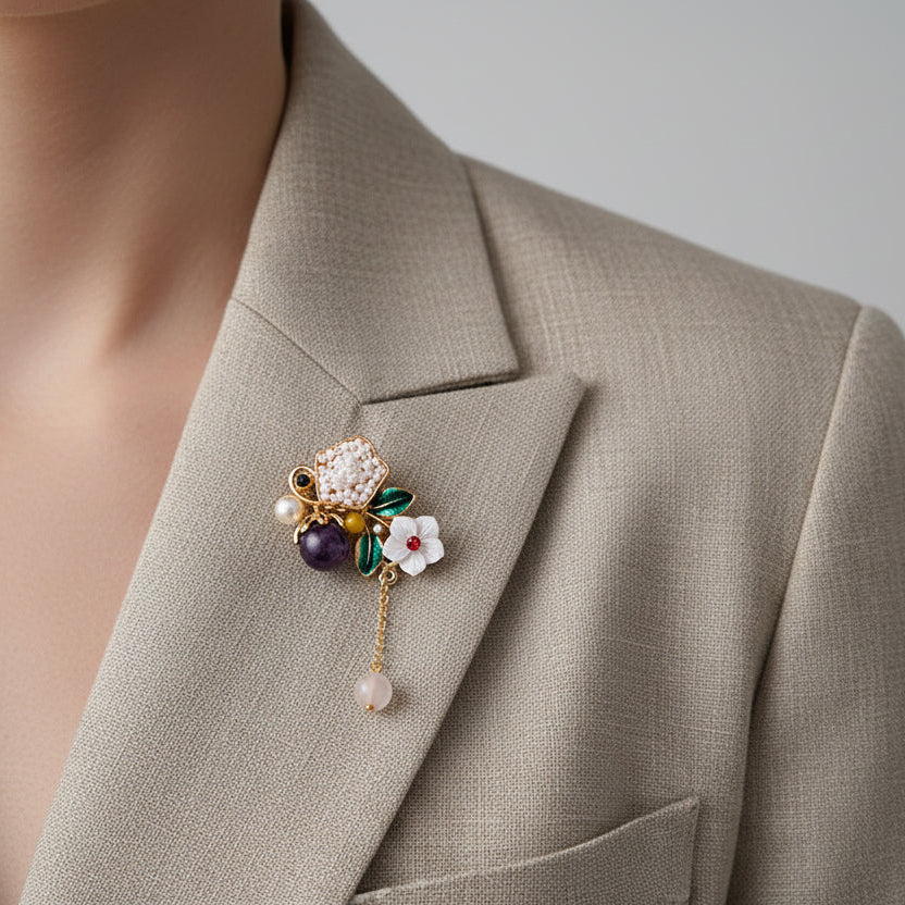 🌼 Flower Brooch with Pearl, Enamel and Playful Charm – Vintage Style | Twinolo